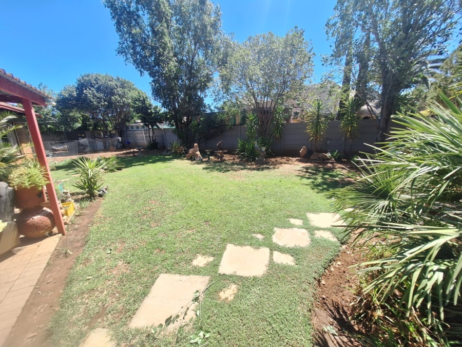 4 Bedroom Property for Sale in Pellissier Free State